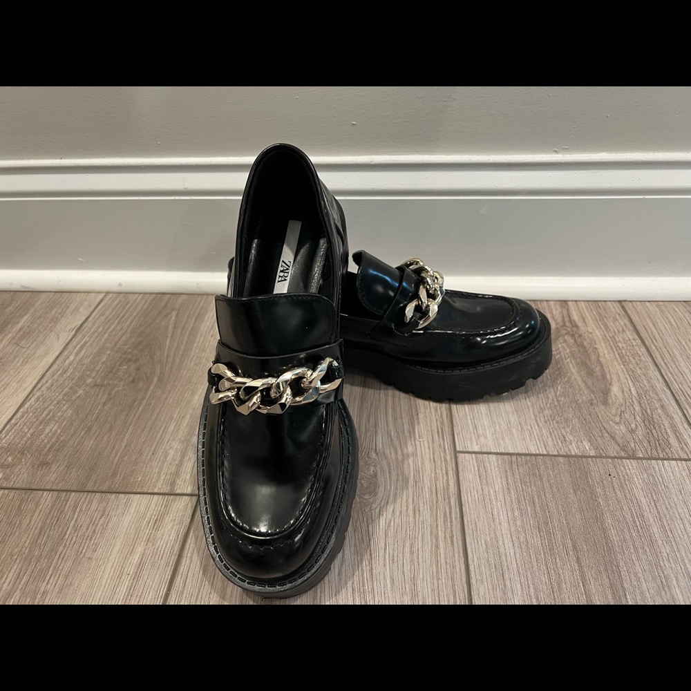Zara Chain loafers black s7.6